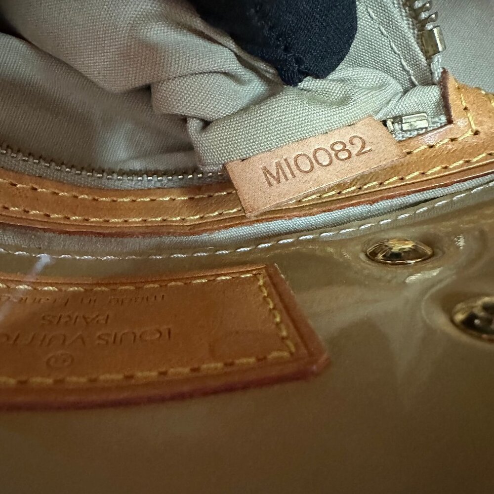 ❌SOLD❌ Authentic Louis Vuitton Monogram Vernis Reade PM Tote - Picture 15 of 15